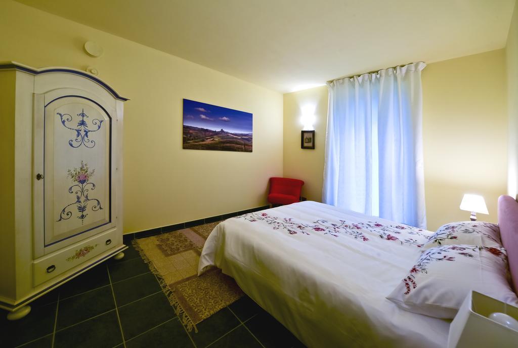 Casa Nalin Apartment La Morra Room photo