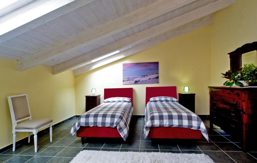 Casa Nalin Apartment La Morra Room photo